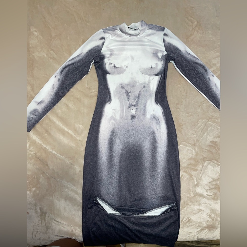 MURCI ( UK BRAND) Sz L Dark gray and white